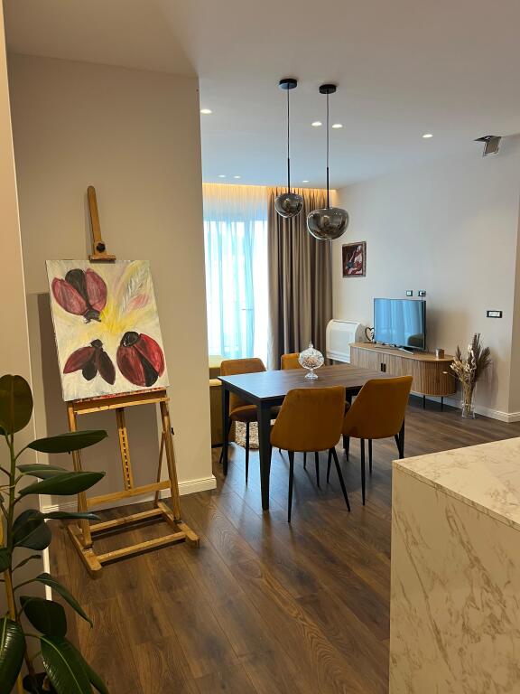 2+1 apartment for rent at the Paris Municipality.