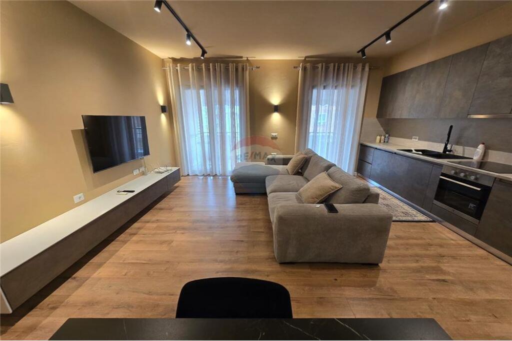 APARTAMENT 2+1+P ME QIRA TE KOMPLEKSI DELIJORGJI!