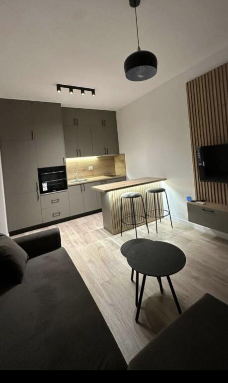 Super Appartamento in Affitto a Univers City