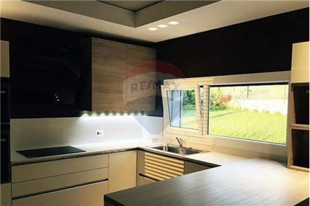 VILE ME QIRA 3 KATE NE LONG HILL RESIDENCE