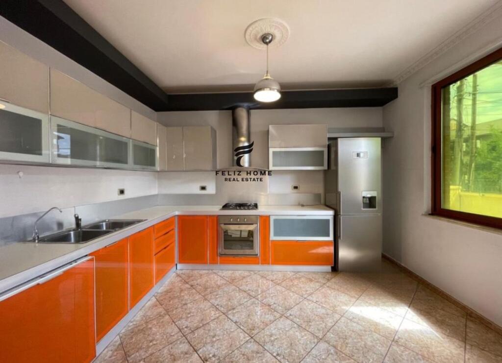 VILE ME QERA 254 M2 KODRA E PRIFTIT 1200 EURO