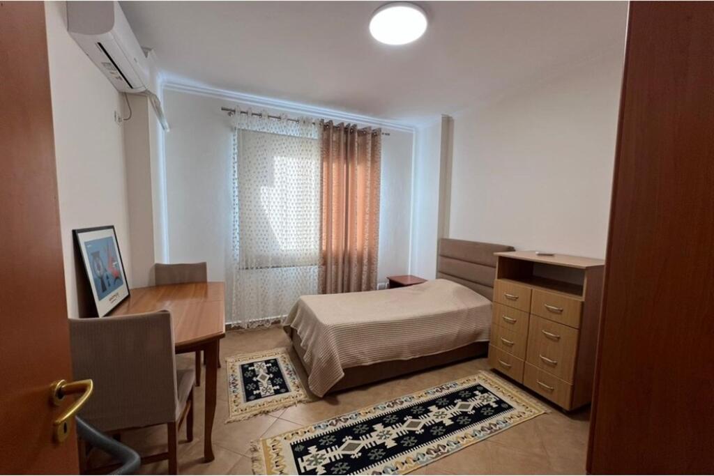 Jepet me qira apartament 2+1 tek Rruga e Kavajes