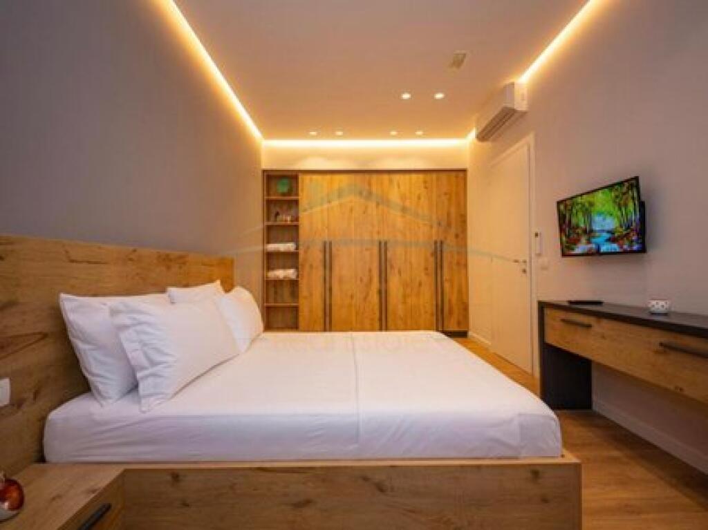 In vendita 3 appartamenti 1+1, Via Barrikadave, Centro.