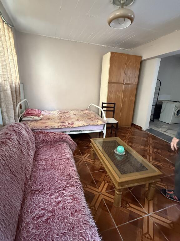 Jepet me qera 1+1 ne Sauk te Shkolla e Policise