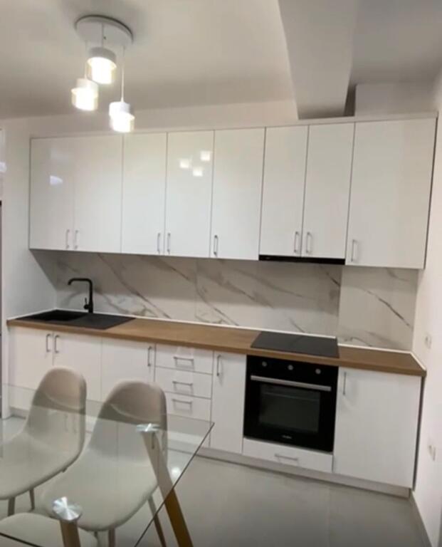 Apartament 1+1, Rruga e Durresit!