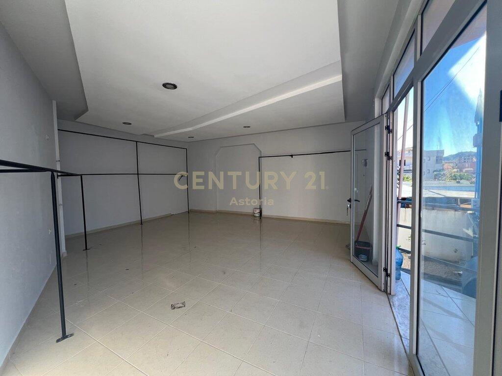 Jepet me qira dyqan ne Astir