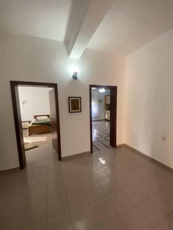 2+1, i mobiluar,inxhinieri e ndertimit 21 dhjetori,cmimi 550 euro