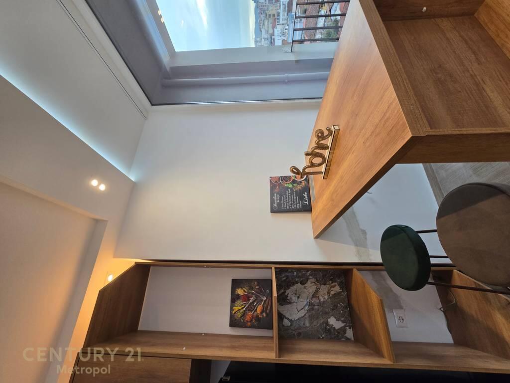 We rent a modern 2+1+2 apartment + Parking Post, near the Red School.