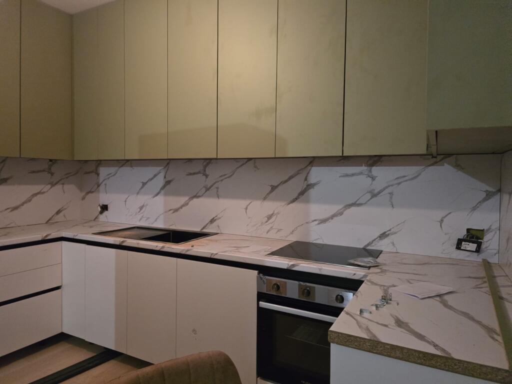 Apartament 2+1 +post me qira tek Liqeni i Thate