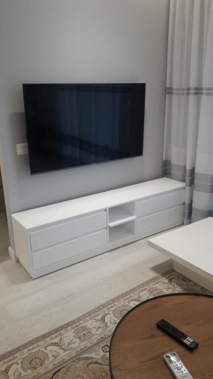 Shitet 2+1,rruga e barrikadave qender,cmimi 280 mije euro,parkim opsional