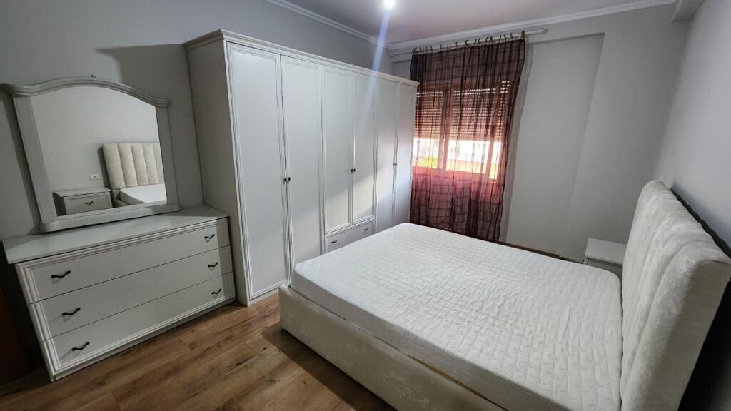 APARTAMENT ME QIRA 1+1 NE ASTIR , TIRANE