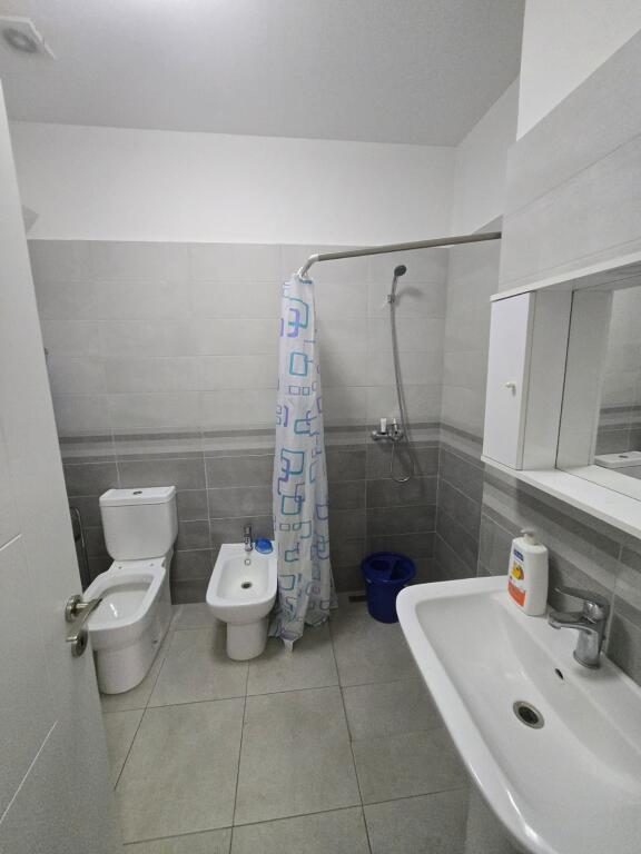 🏠  Apartament 2+1+2 banjo për qira/shitje 📍 Rruga e Kavajës, te Milo 2