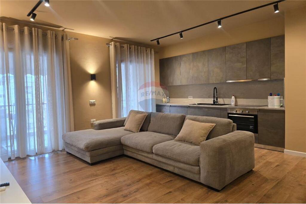 APARTAMENT 2+1+P ME QIRA TE KOMPLEKSI DELIJORGJI!