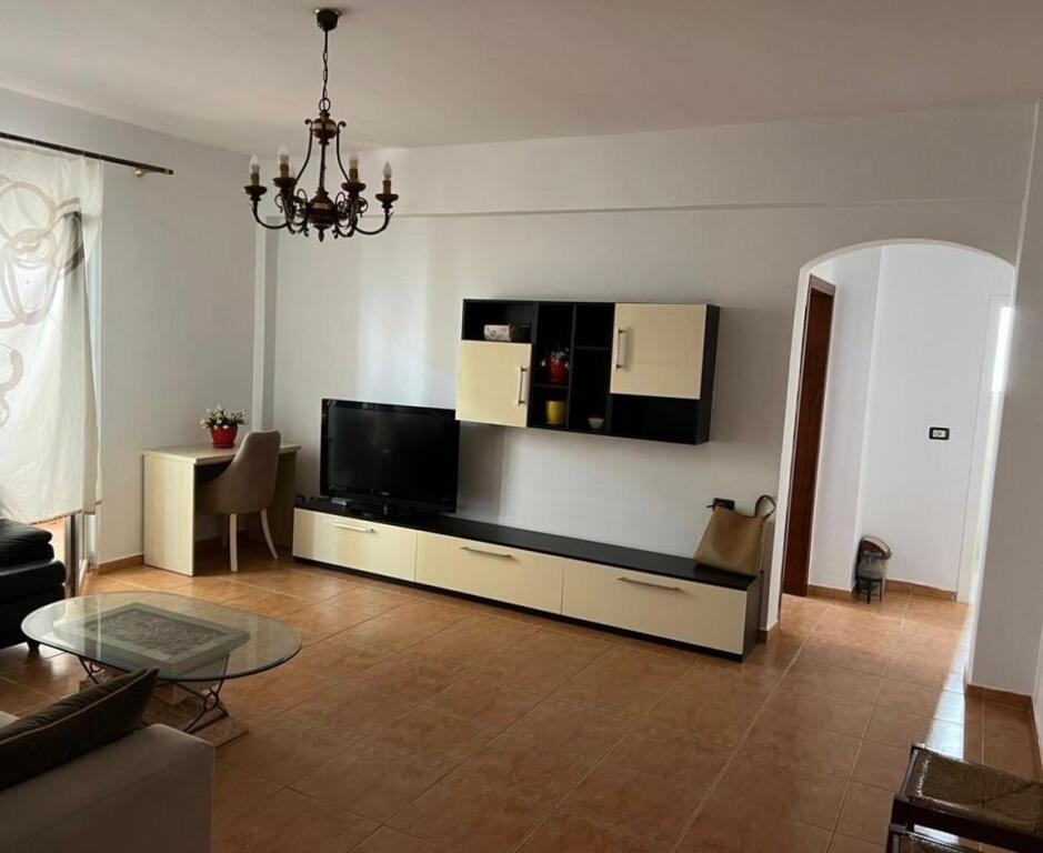 Apartament me qera 1+1- 📍Statcioni Trenit