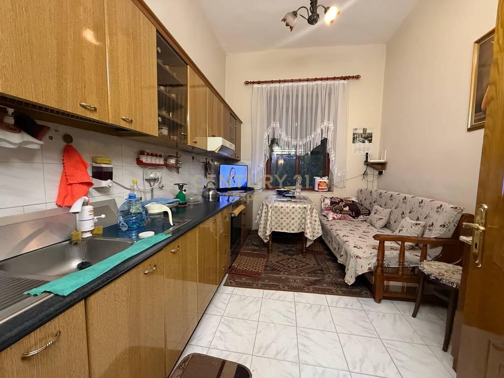 APARTAMENT 3+1 PER QIRA TEK SHALLVARET!
