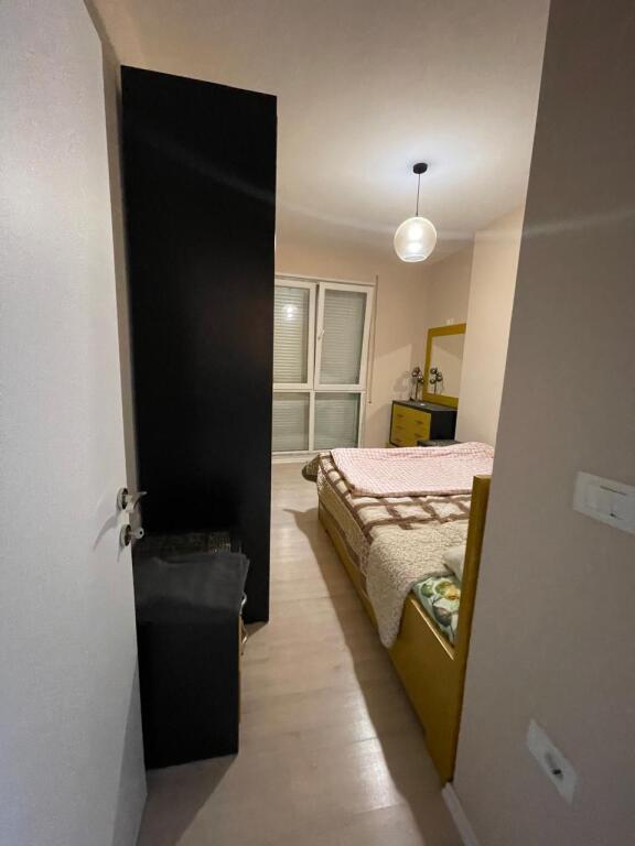 🏢 Shitet apartament 3+1 – Përballë Spitalit Amerikan 3, Tiranë