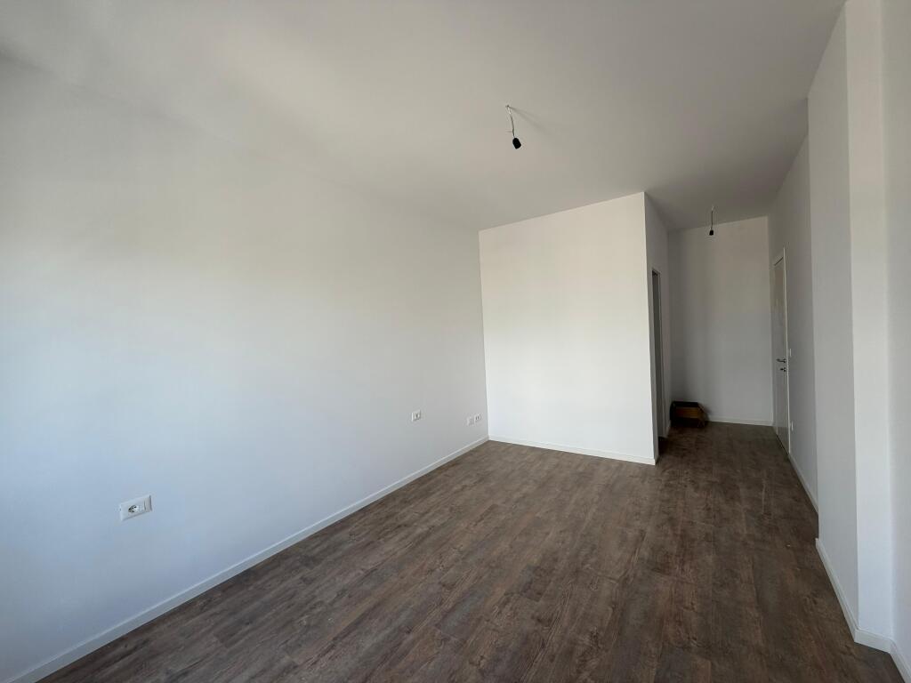 Apartament 2+1 per shitje ne Kamez.