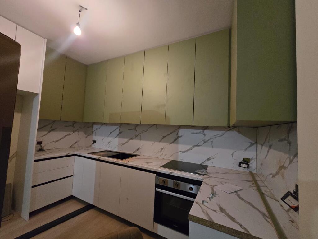 Apartament 2+1 +post me qira tek Liqeni i Thate