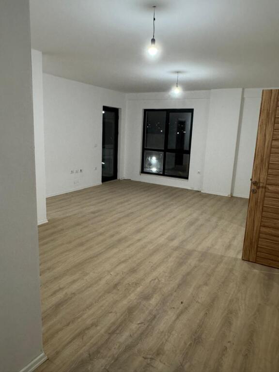 Apartament 2+1 me Qera tek 5 Maji