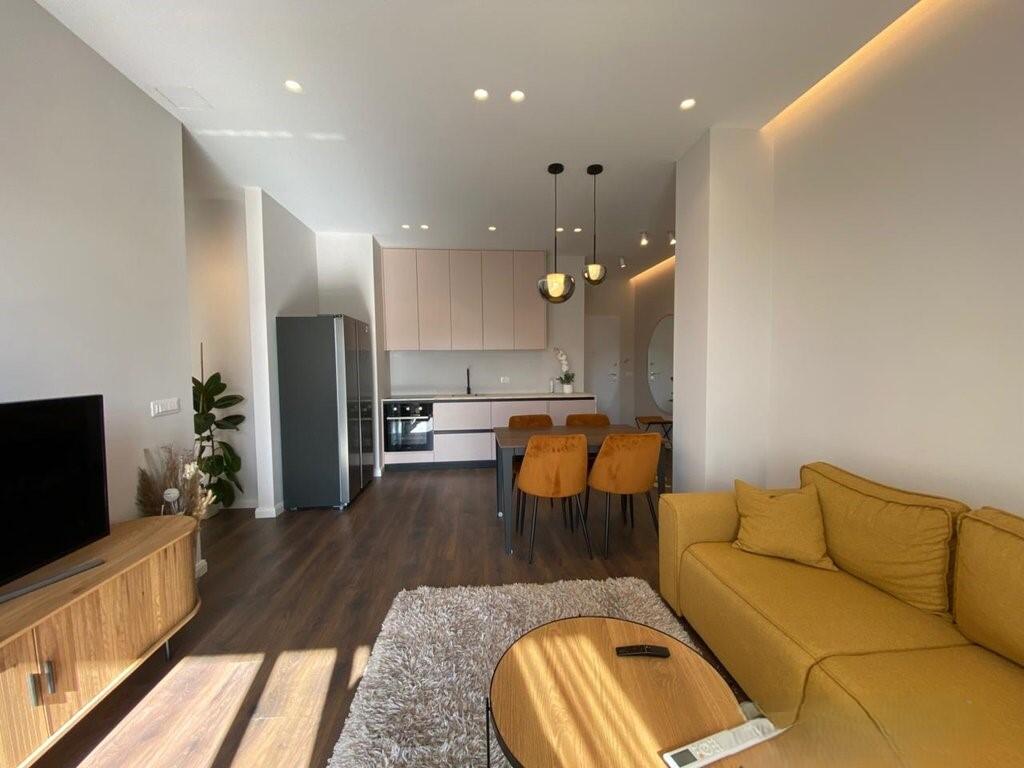 APARTAMENT LUKSOZ 2+1+2 ME QIRA – KOMUNA E PARISIT