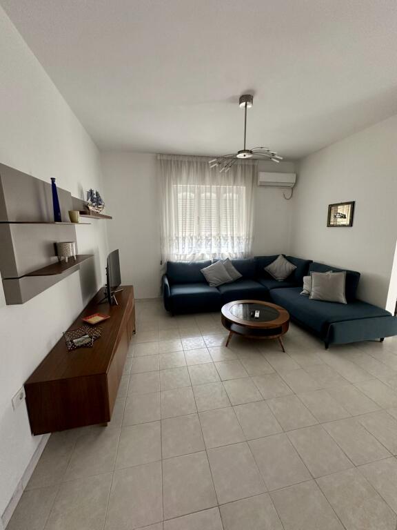 📣 AFFITTO Appartamento 2+1 📍 Vicino al Mercato Nuovo, Presso il Centro Lincoln ✨