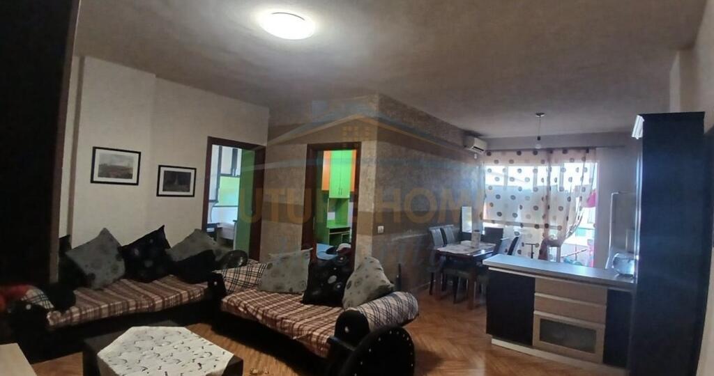 Qera, Apartament 2+1, Fresku, Tiranë.