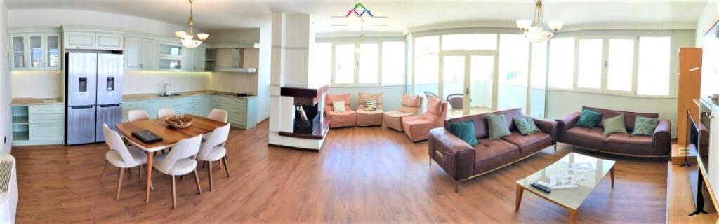 Apartament Me Qera 3+1+2 Tek Komuna e Parisit (ID B230122) Tirane.