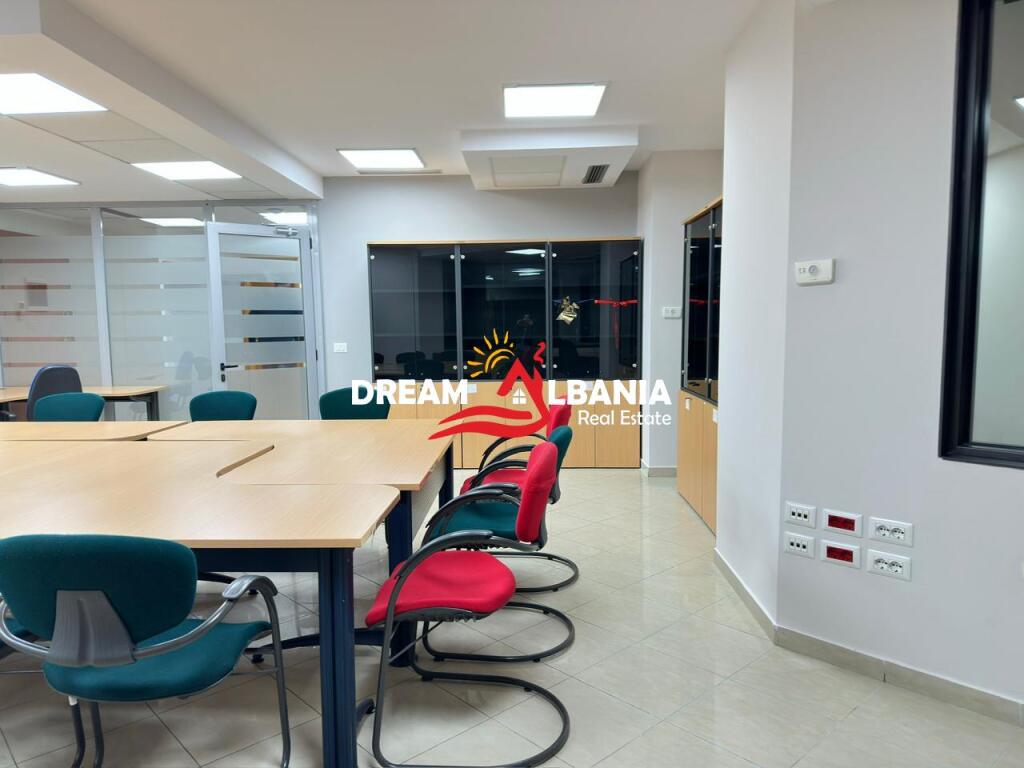 Ufficio esclusivo in affitto, presso le Torri Gemelle (ID 42611377)