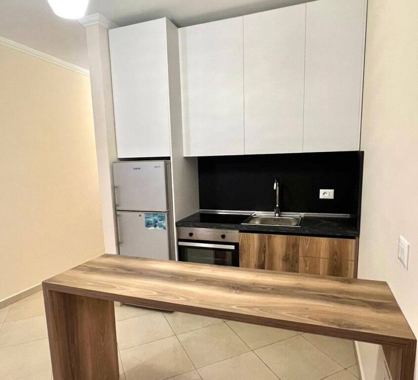 In Affitto: 1+1+ Veranda📍Astir (Vicino alla Rotonda) - Sup. 116m² - Piano 8 || Strade Principali ||520€/Mese
