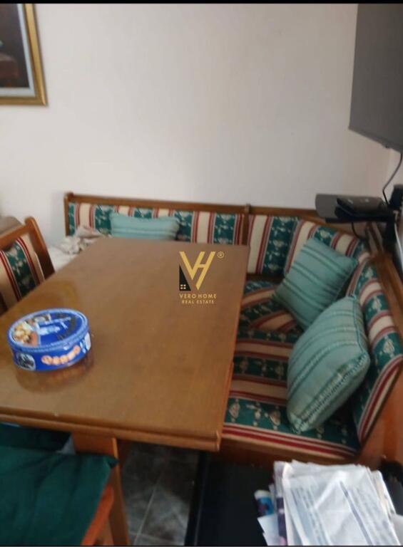 JEPET APARTAMENT 2+1 ME QERA TE SHKOLLA E KUQE 60.000 LEKE