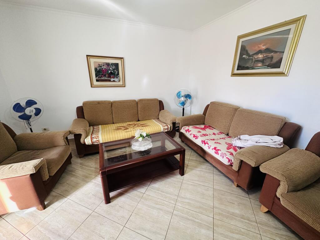 Affittasi Appartamento 2+1+1 con Balcone