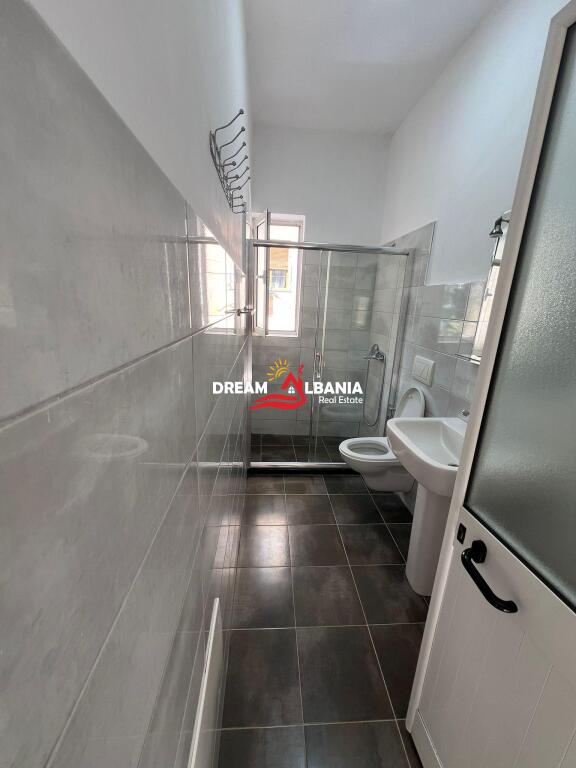 Jepet me qera ambient zyre 2+1 ne Myslym Shyri prane Ish Adidasit (ID 4261914)