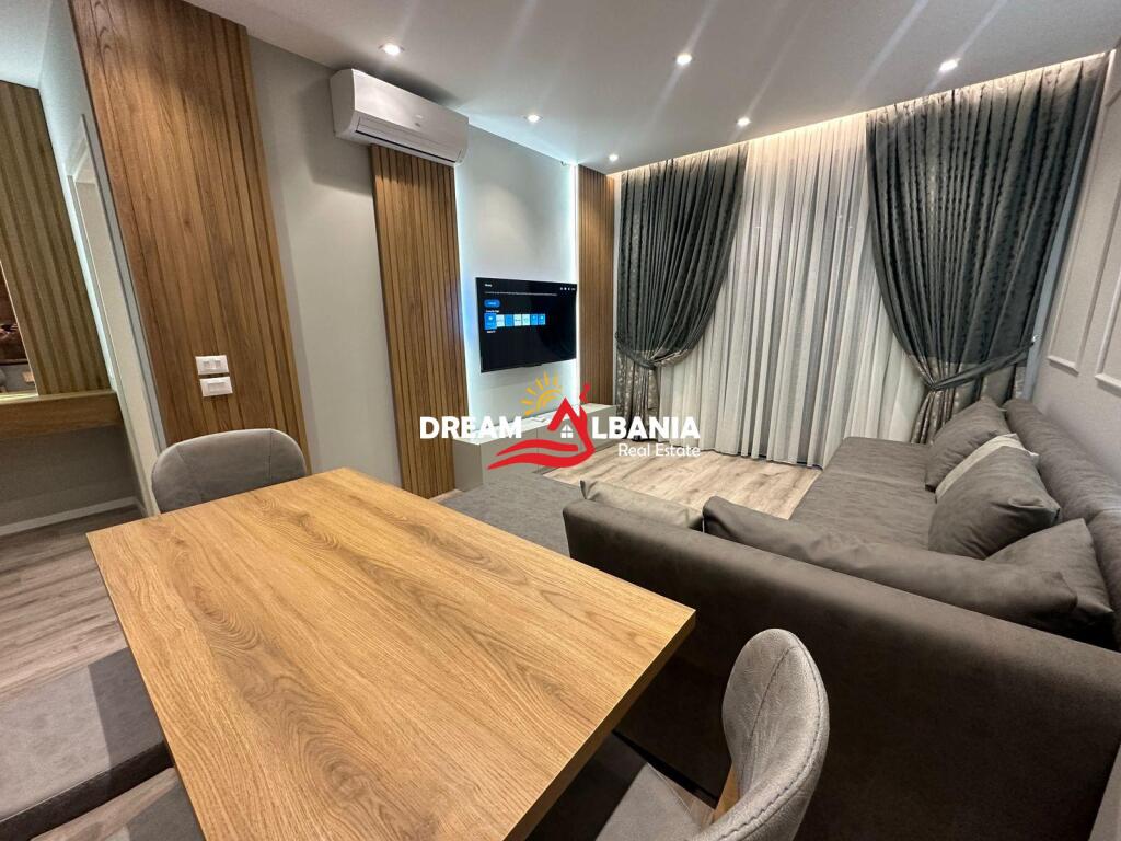 Super Apartament 1+1+Post Parkimi me Qera tek Pazari i Ri, Prane Shkolles Kuqe ne Tirane(ID 42111170)