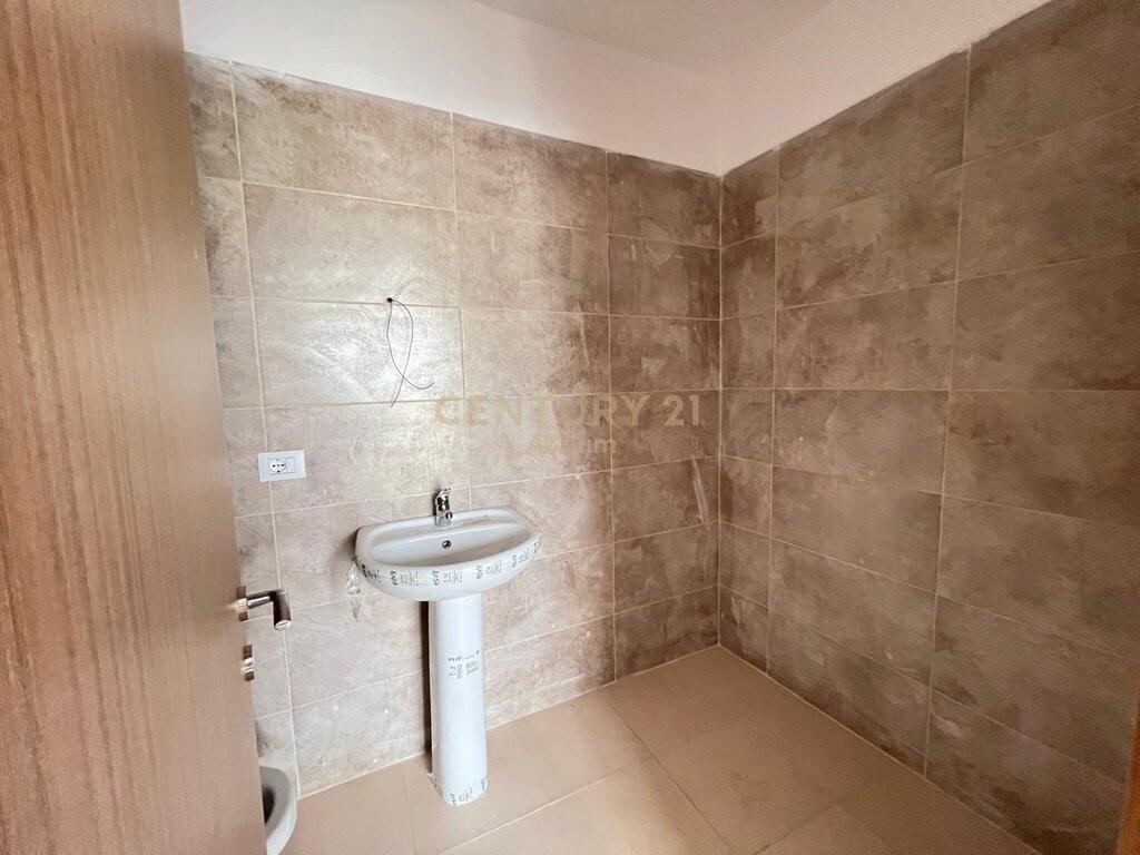 VENDESI APPARTAMENTO 2+1+2