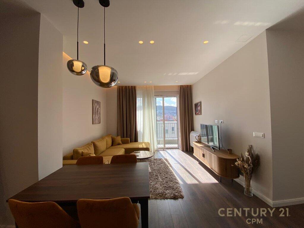 IN THE MUNICIPALITY OF PARIS WE RENT A LUXURY APARTMENT 2+1+2