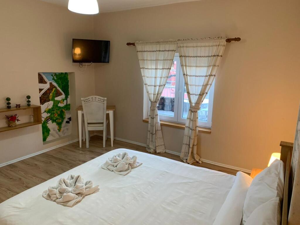 Jepet me Qira Hotel Boutique në Zemër të Korçës !