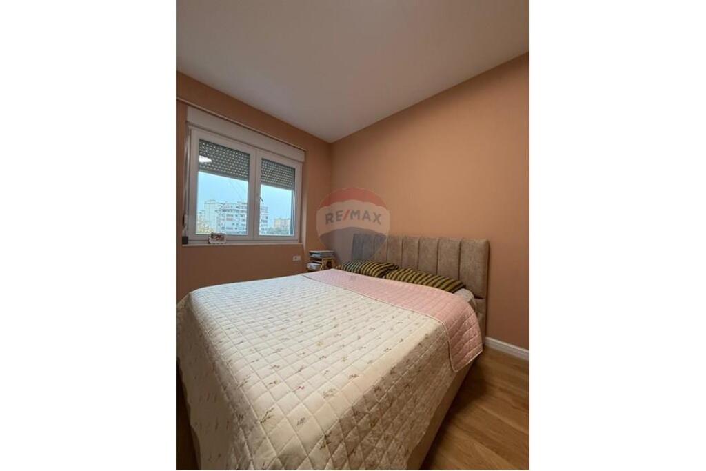 APARTAMENT 2+1 PER QERA TE RRUGA BARRIKADAVE