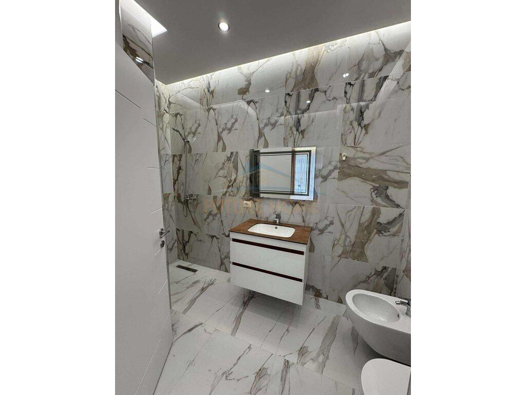 In affitto, Appartamento 3+1+2+Posto Auto, Univers City, Tirana