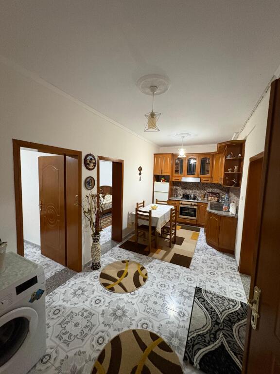 Jepet me qira shtepi Private te cezma e ferres