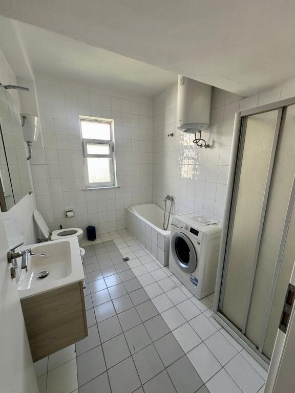 📣 AFFITTO Appartamento 2+1 📍 Vicino al Mercato Nuovo, Presso il Centro Lincoln ✨