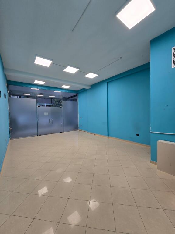 📌Locale Commerciale in Affitto – Di fronte a Delijorgji, Piano 0