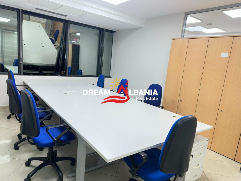 Ambiente ufficio in affitto, Torri Gemelle (ID 42611378)