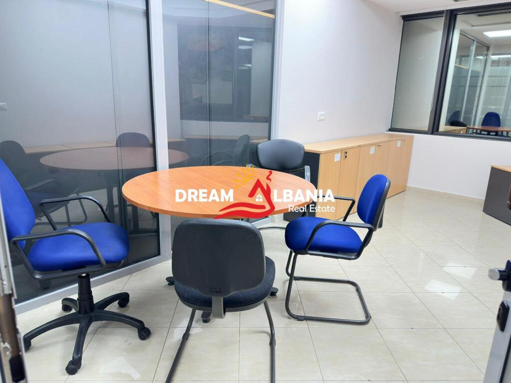 Ufficio esclusivo in affitto, presso le Torri Gemelle (ID 42611377)