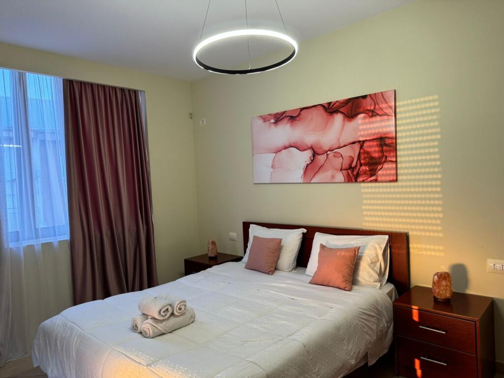 Jepet Me Qera Apartament 1+1+1 Ballkon