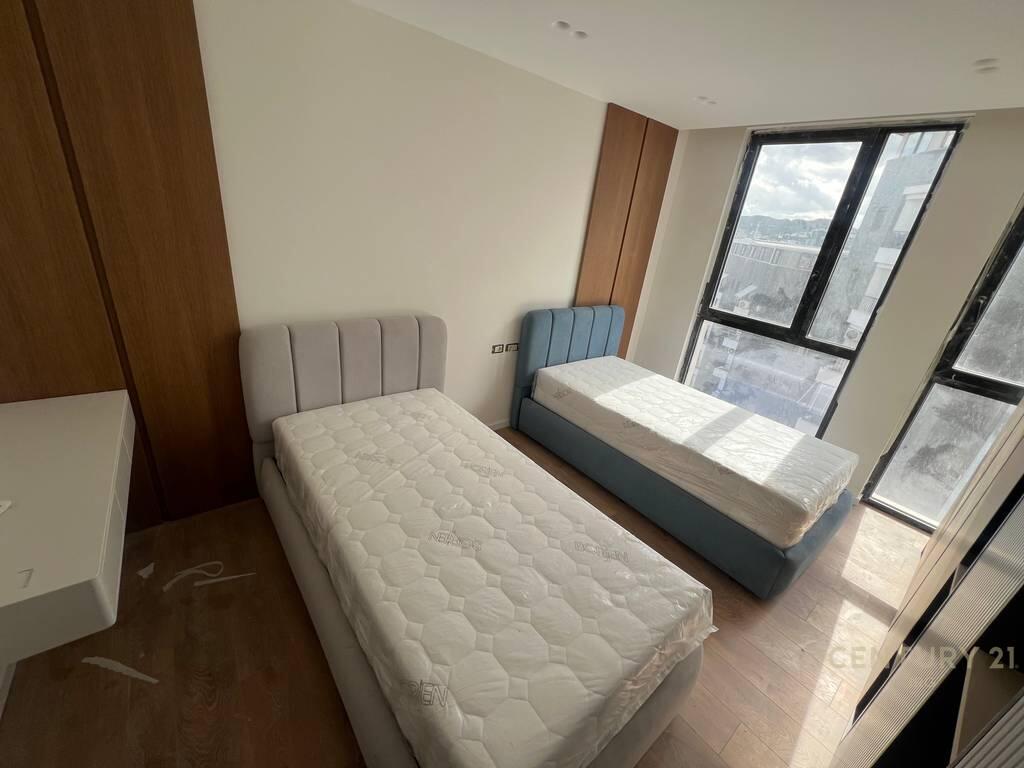 Apartament 2+1 per shitje tek Rr Mine Peza 300,000 €
