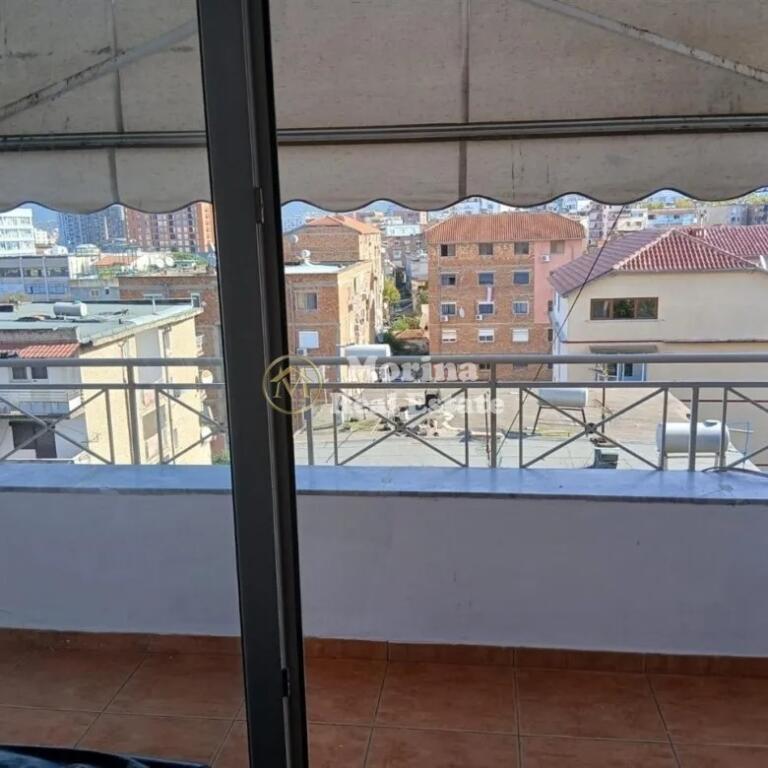 Qera, Apartament , 1+1 , Ish Stacioni Trenit, 550 euro / muaj