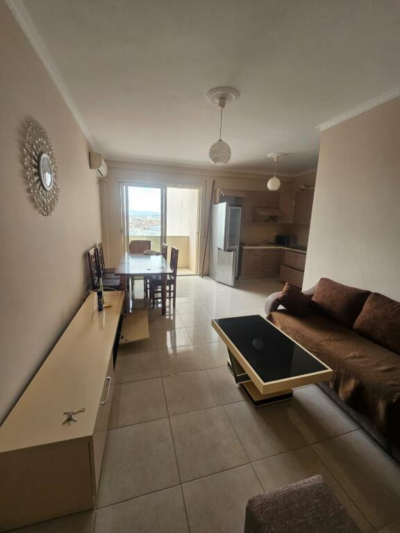APARTAMENT 2+1 PER QERA TEK ISH URT