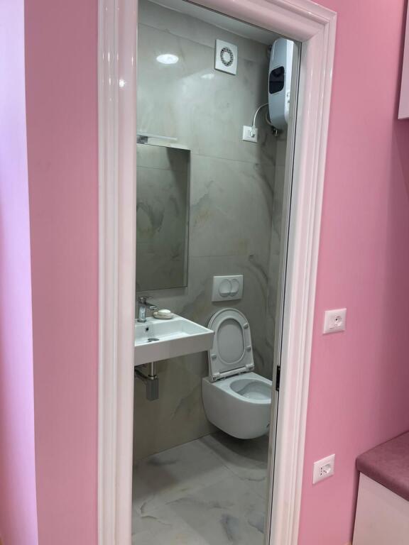 Dyqan me qera per activities te ndryshme.