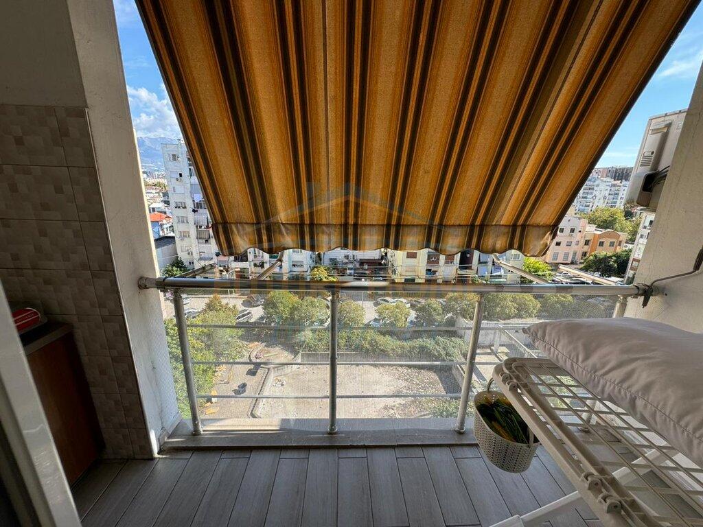 In vendita, Appartamento 3+1+2+Ripostiglio, Laprakë, Tirana.