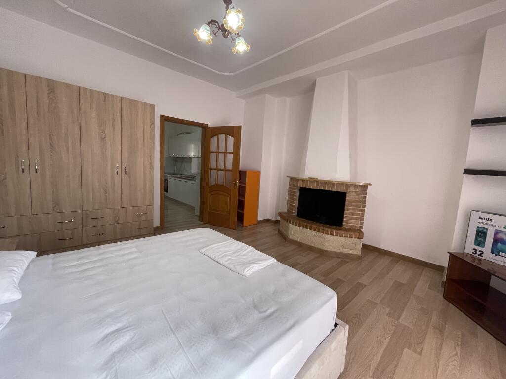 Jepet Apartament me Qera ,Ne Fresk